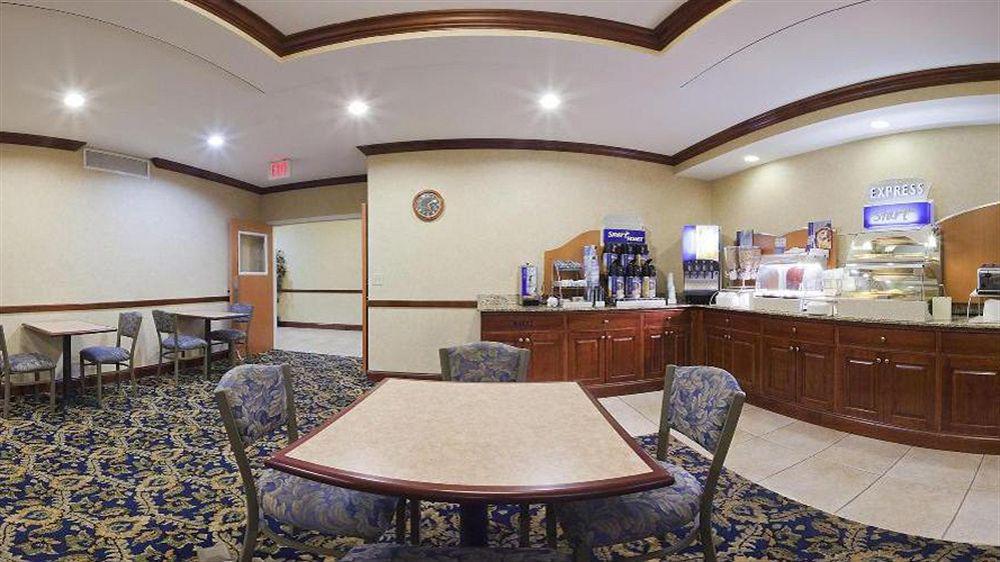 Holiday Inn Express Jamestown By Ihg Екстер'єр фото