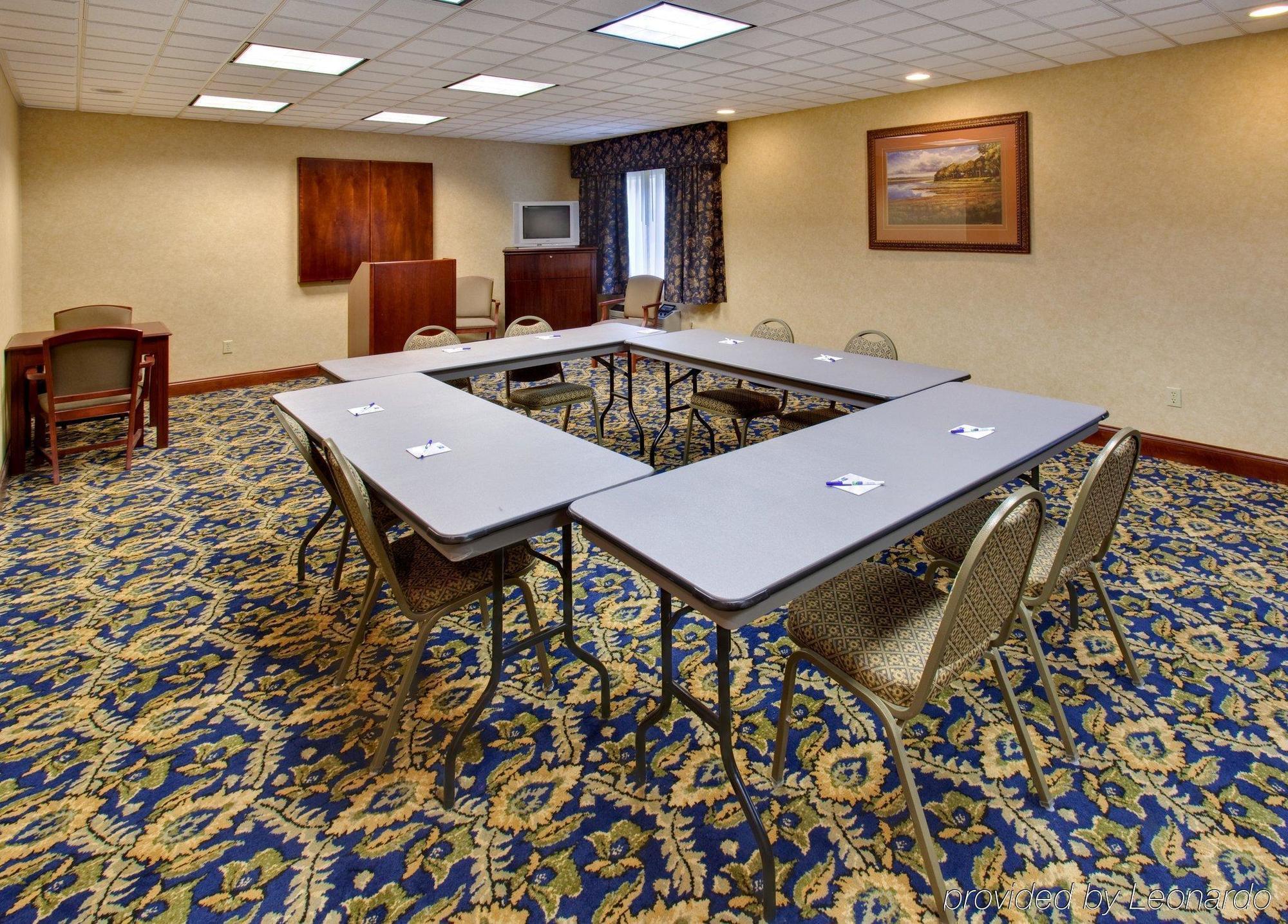 Holiday Inn Express Jamestown By Ihg Зручності фото